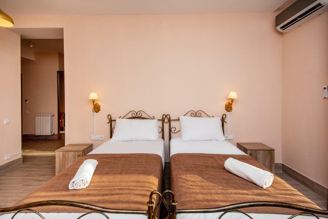 Tonusi Luxe Hotel In The Historic City Center ティビリシ エクステリア 写真