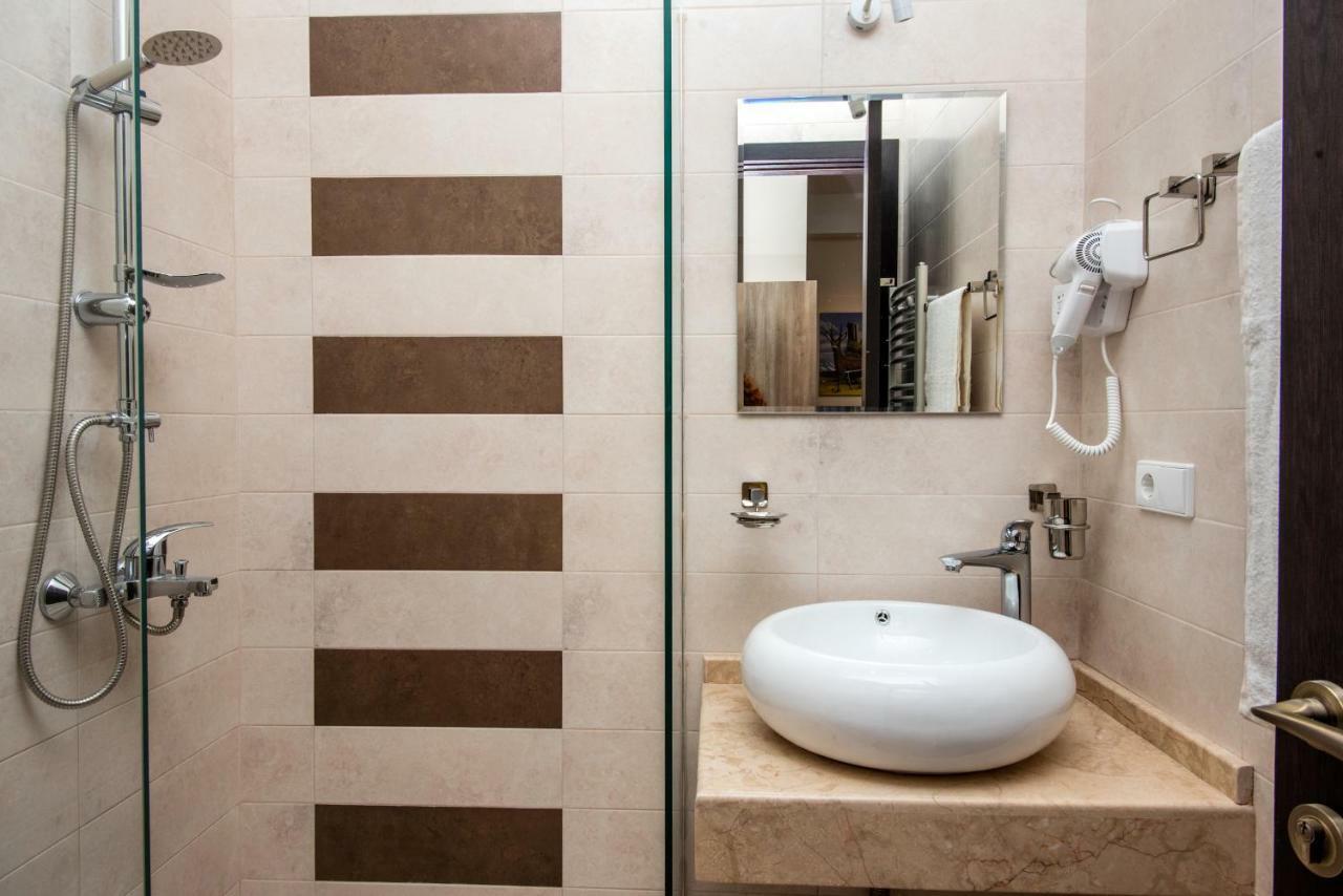 Tonusi Luxe Hotel In The Historic City Center ティビリシ エクステリア 写真