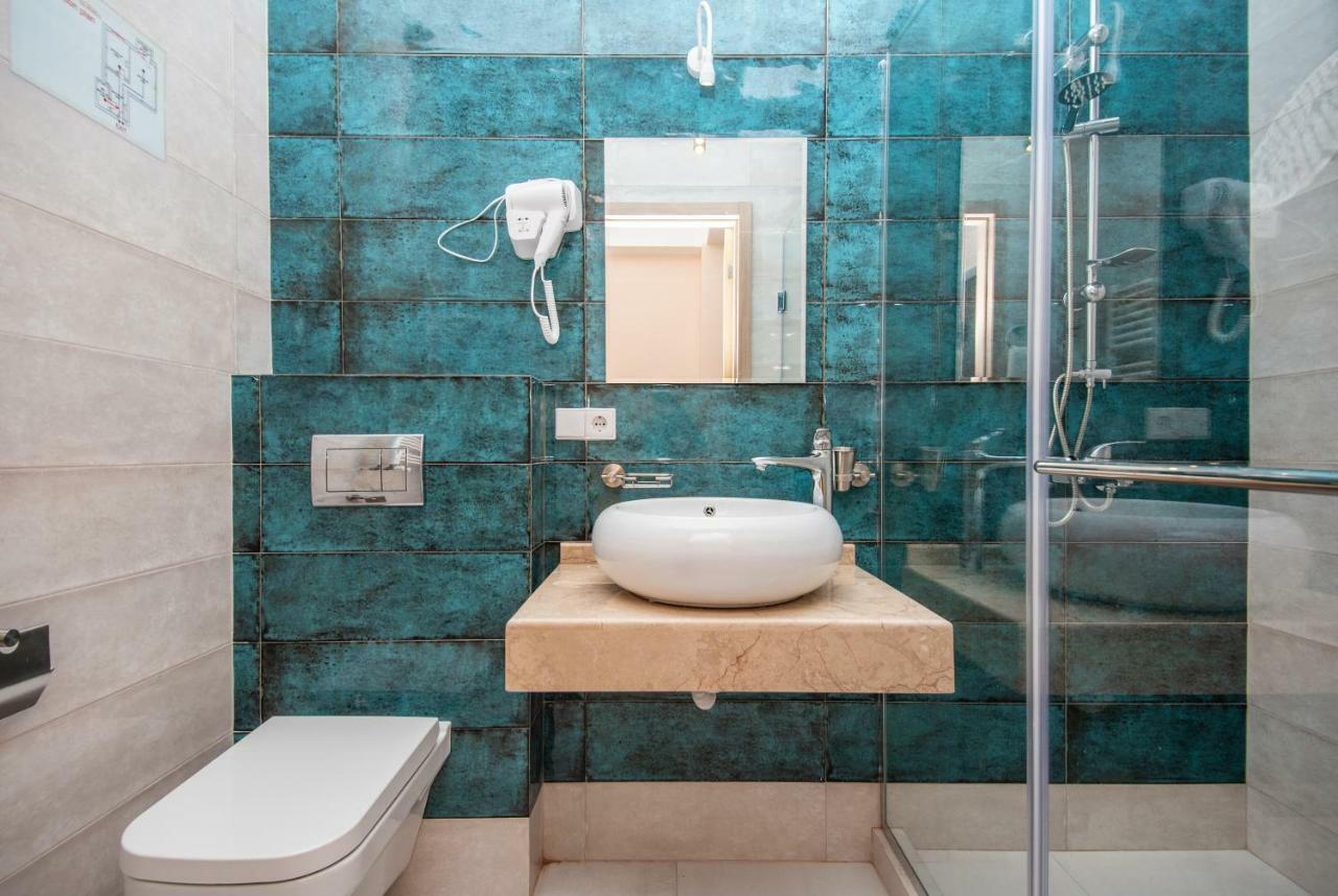Tonusi Luxe Hotel In The Historic City Center ティビリシ エクステリア 写真
