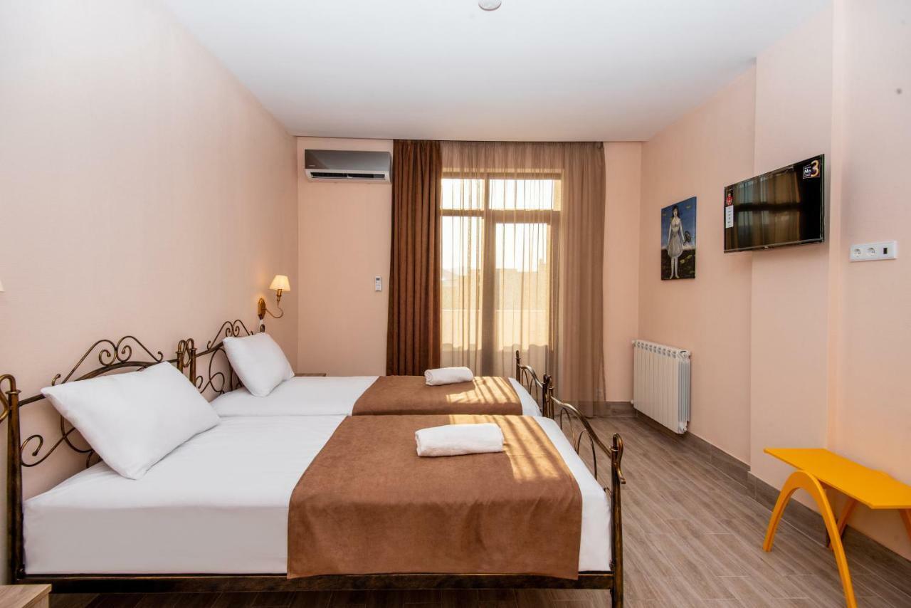 Tonusi Luxe Hotel In The Historic City Center ティビリシ エクステリア 写真